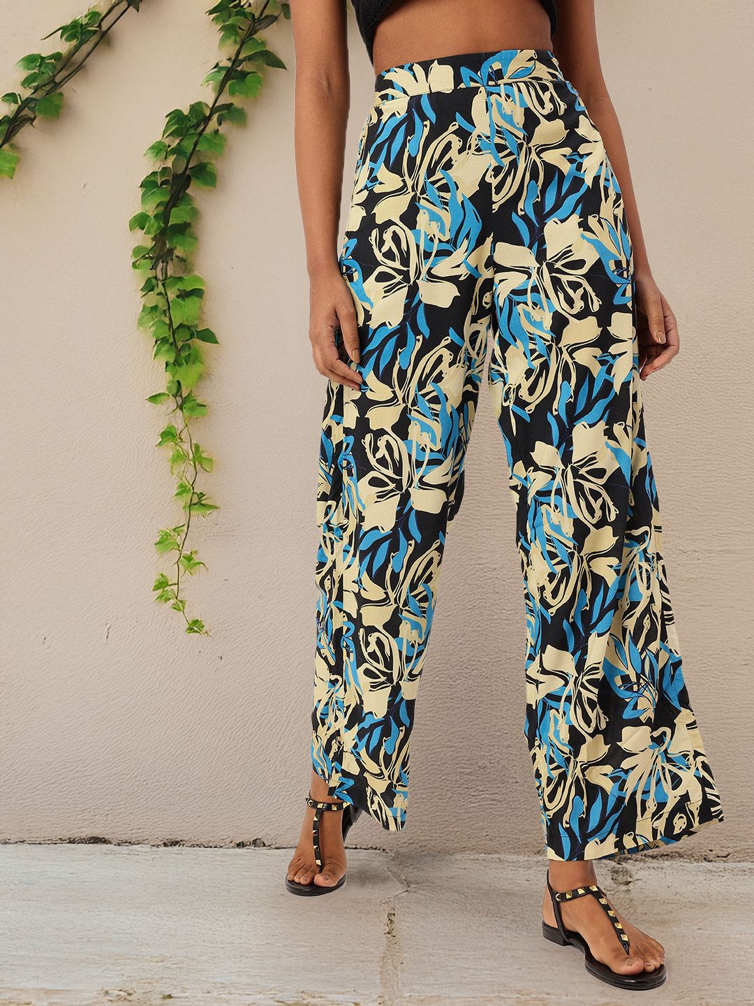 DressBerry Women All Over The Place Mighty Florals Wide Leg Flared Trousers