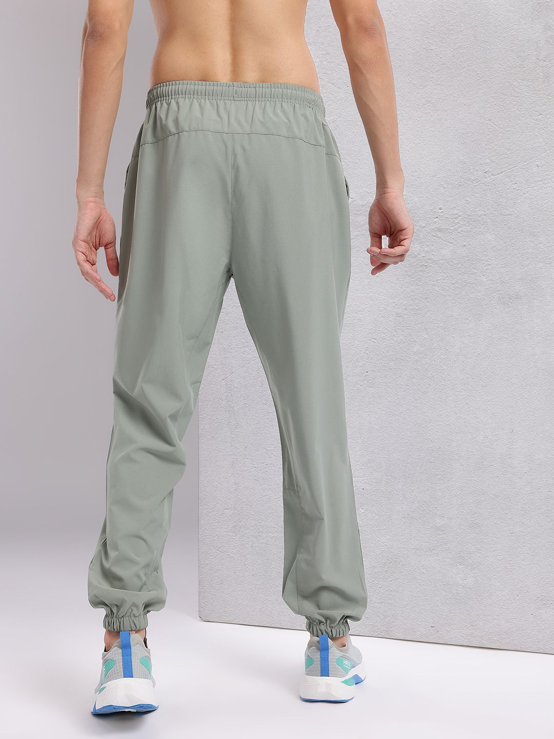 HRX oleh Hrithik Roshan Men Rapid-Dry Running Joggers