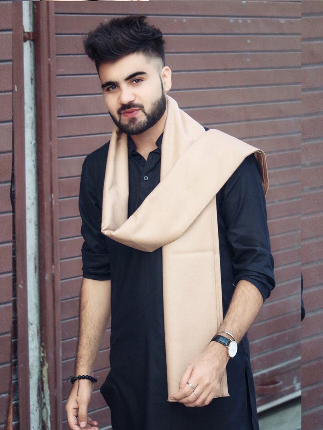 SOJANYA Men Black Solid Straight Kurta