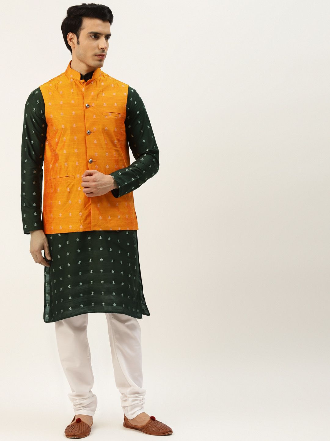 SOJANYA Kurta Rekaan Diri Hijau Lelaki dengan Jaket Churidar & Nehru