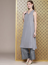 House of Pataudi Women Floral Printed Angrakha Jashn Kurta With Trousers & Dupatta