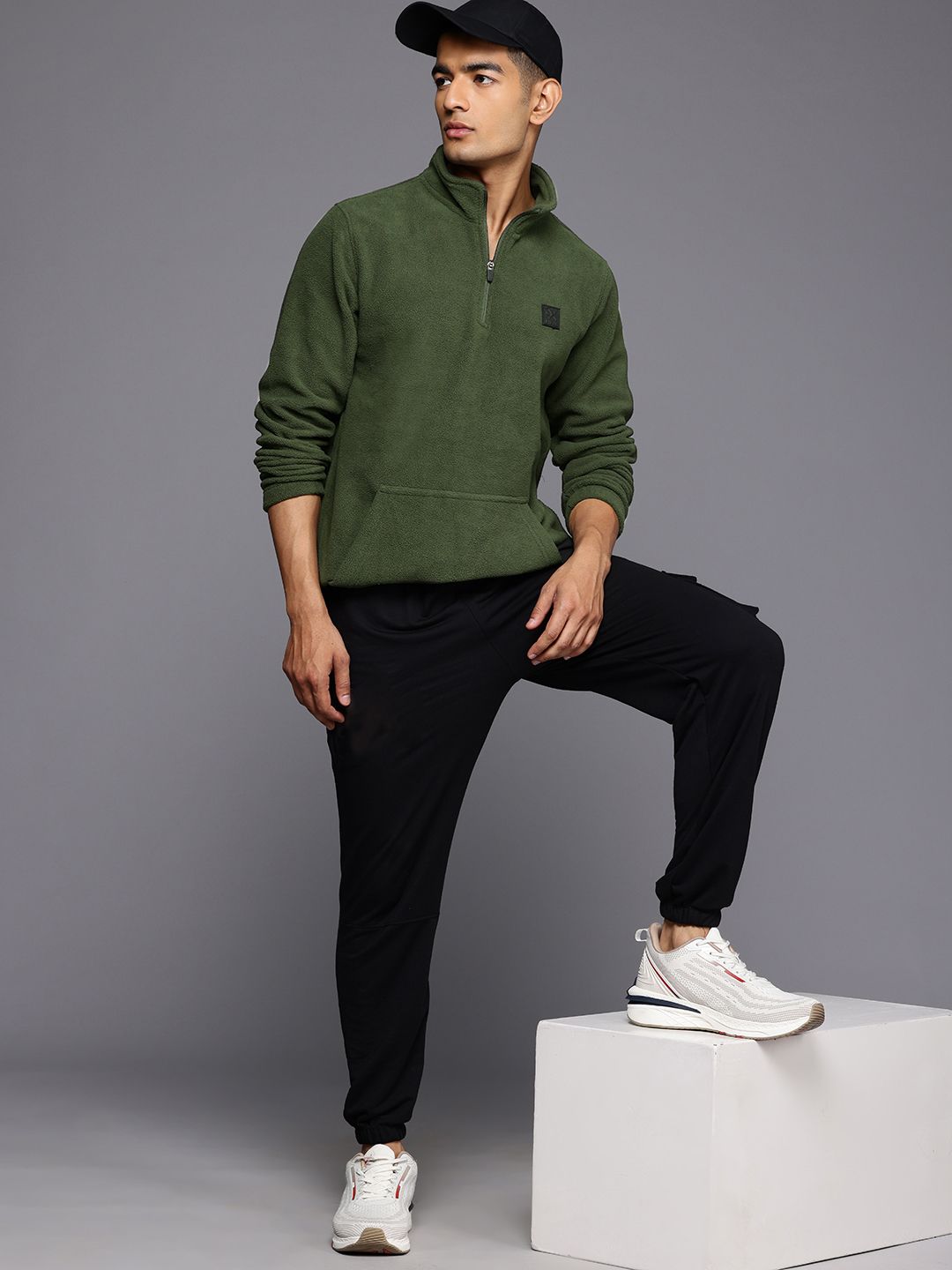 HRX by Hrithik Roshan Fleece Lifestyle Sweatshirt