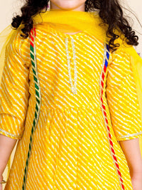 pspeaches Girls Yellow Leheriya Pure Cotton Kurta with Palazzos & With Dupatta