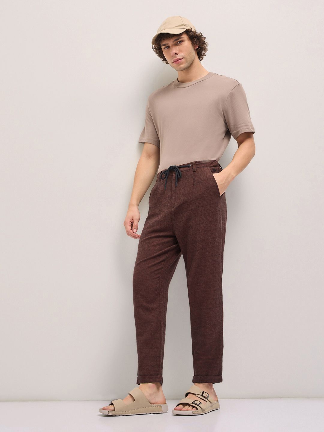 THE BEAR HOUSE Men Textured Tapered Fit Pleated Chinos Trousers