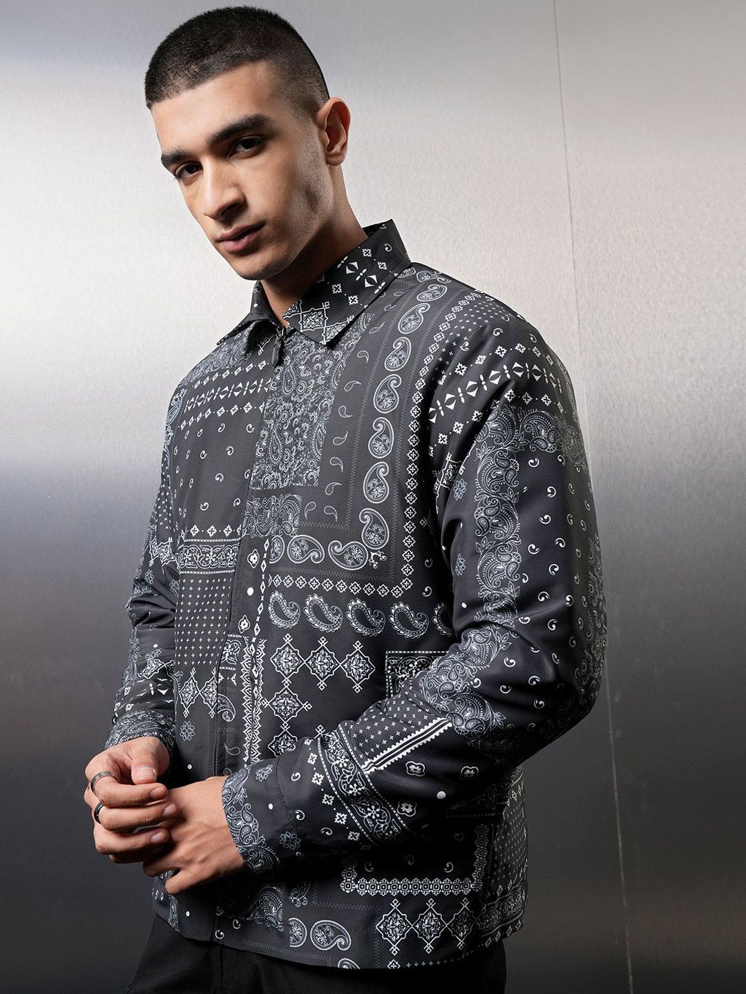 HIGHLANDER Men Crop Denim Jacket with Patchwork