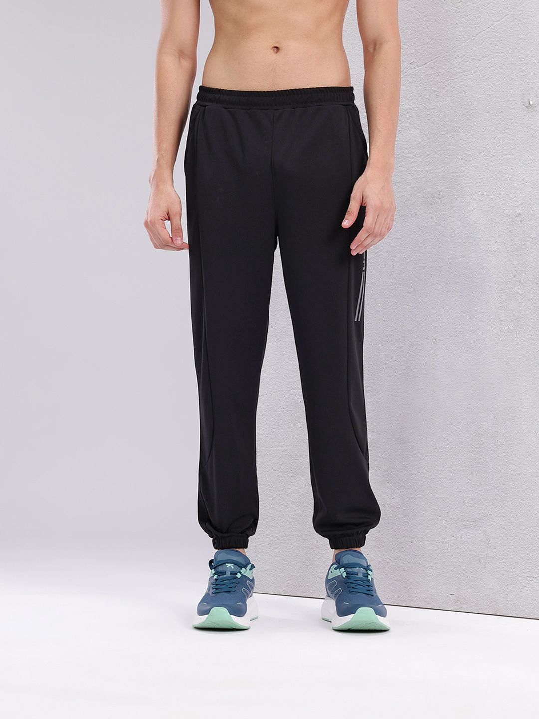 HRX by Hrithik Roshan Men Brand Logo Print Detail Rapid-Dry Training Joggers