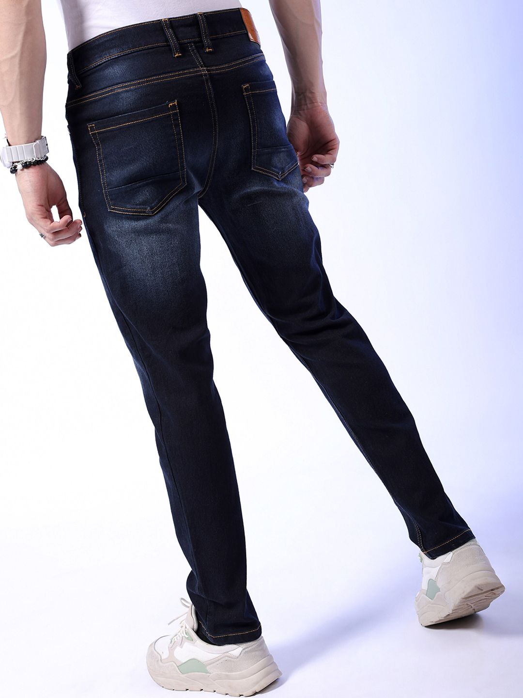 The Indian Garage Co Blue Men Mid-Rise Slim Fit Light Fade Stretchable Jeans