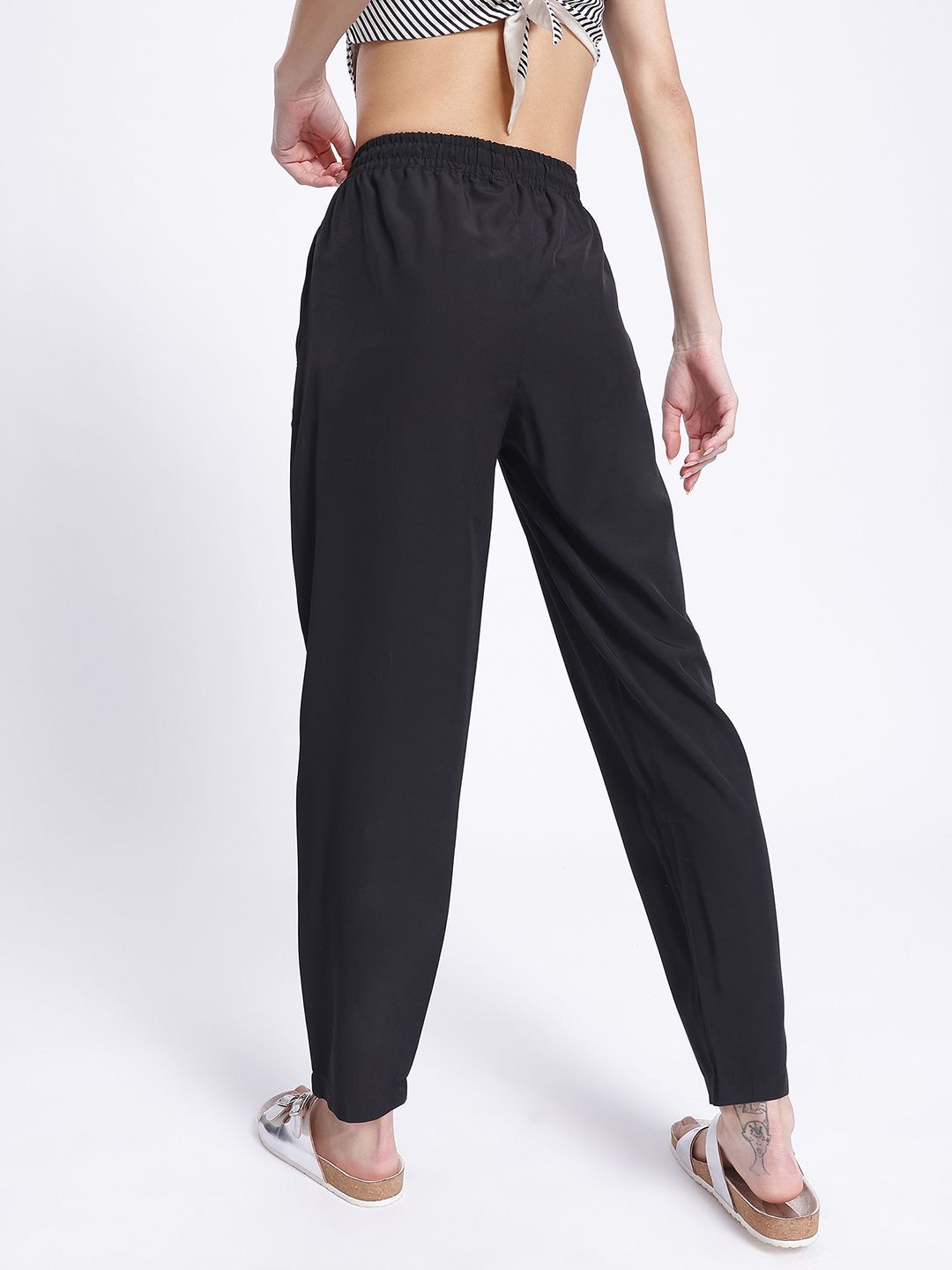 DressBerry Women Bold Basics Mid-Rise Regular Fit Pleated Trousers