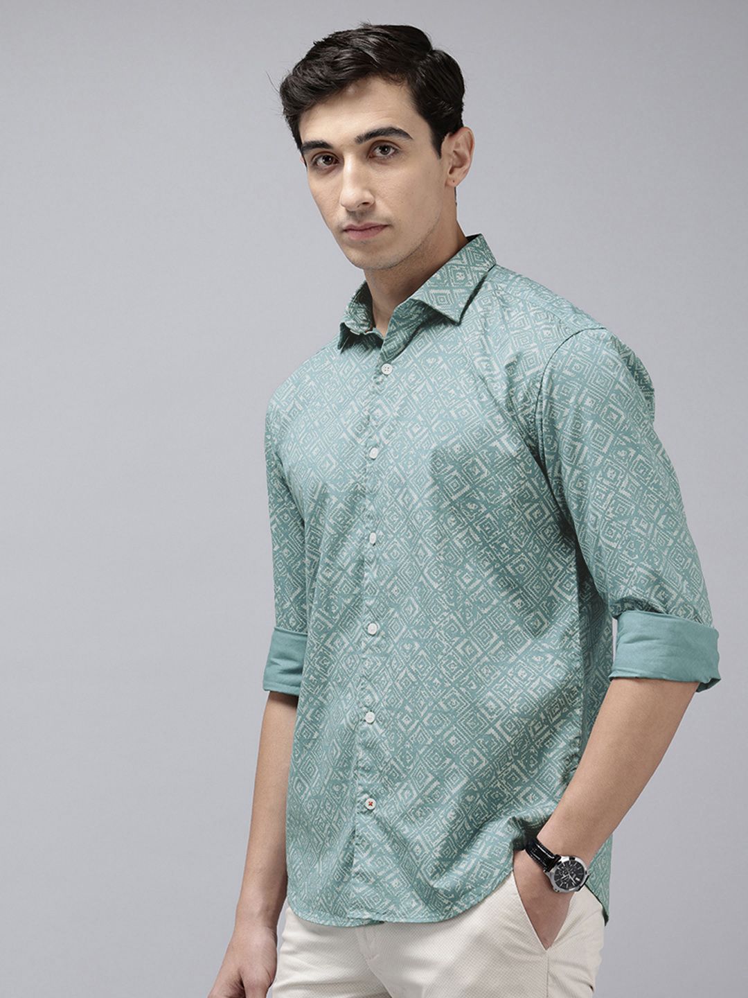 Park Avenue Pure Cotton Slim Fit Geometric Printed Casual Shirt