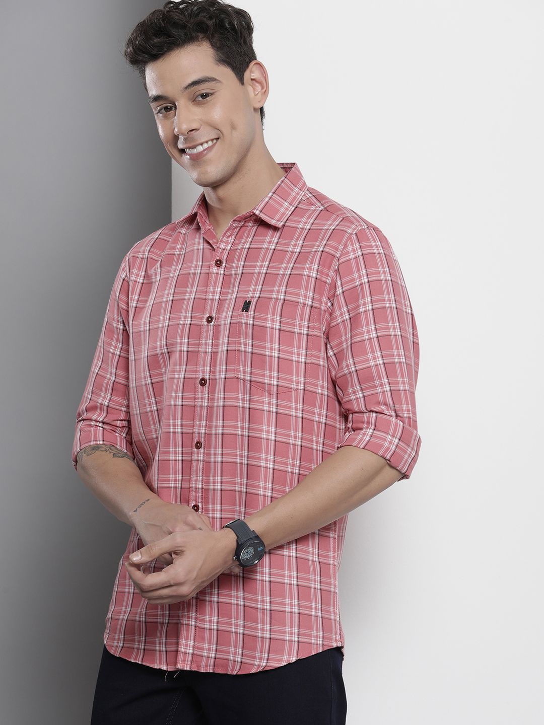 The Indian Garage Co Men Pink & White Checked Cotton Casual Shirt