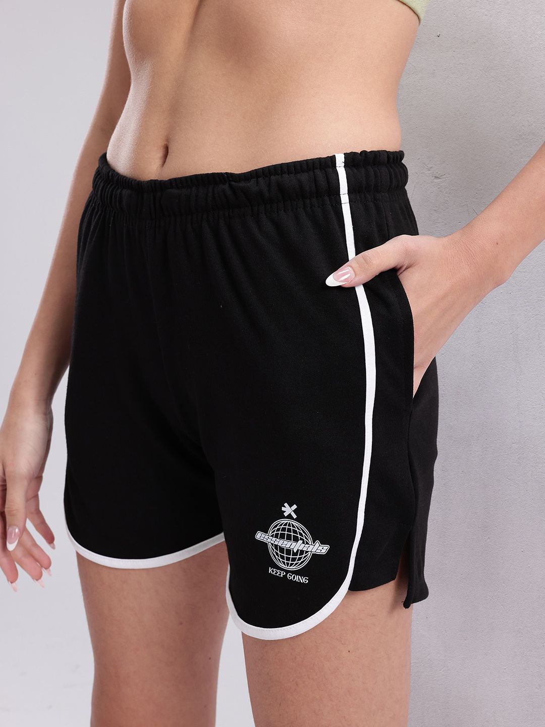HRX by Hrithik Roshan Women Mid-Rise Regular Fit Lifestyle Shorts with Contrast Stitching