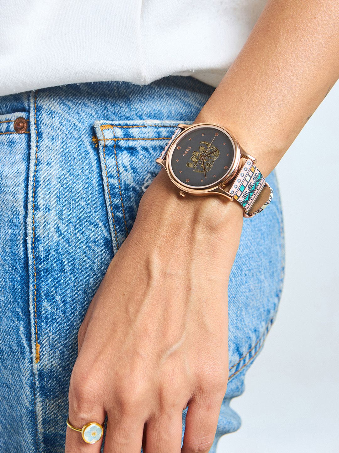Teal oleh Chumbak Women Brass Printed Dail & Leather Gelang gaya tali analog menonton 8907605119088