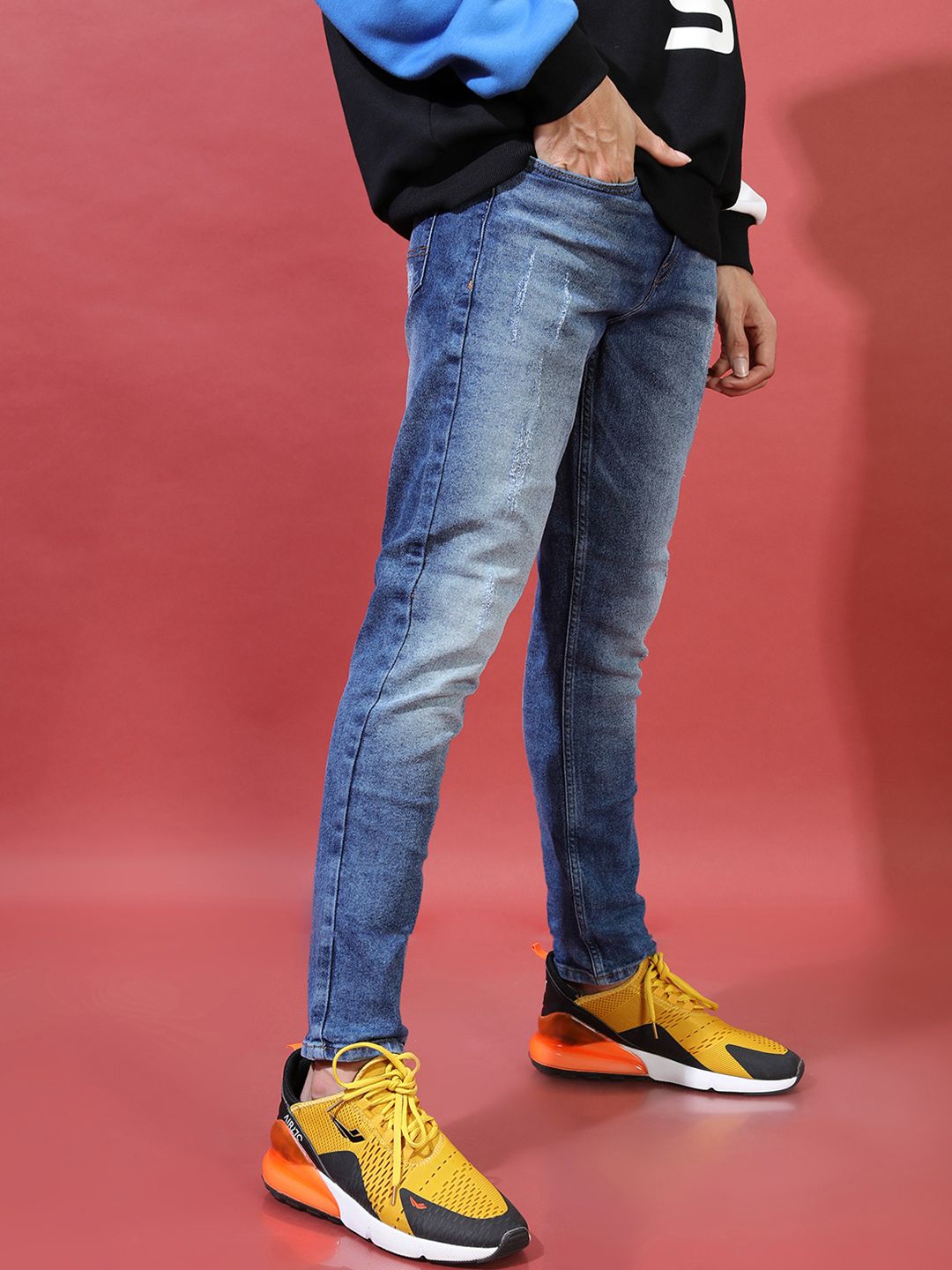 HIGHLANDER Men Blue Tapered Fit Mid-Rise Clean Look Stretchable Jeans