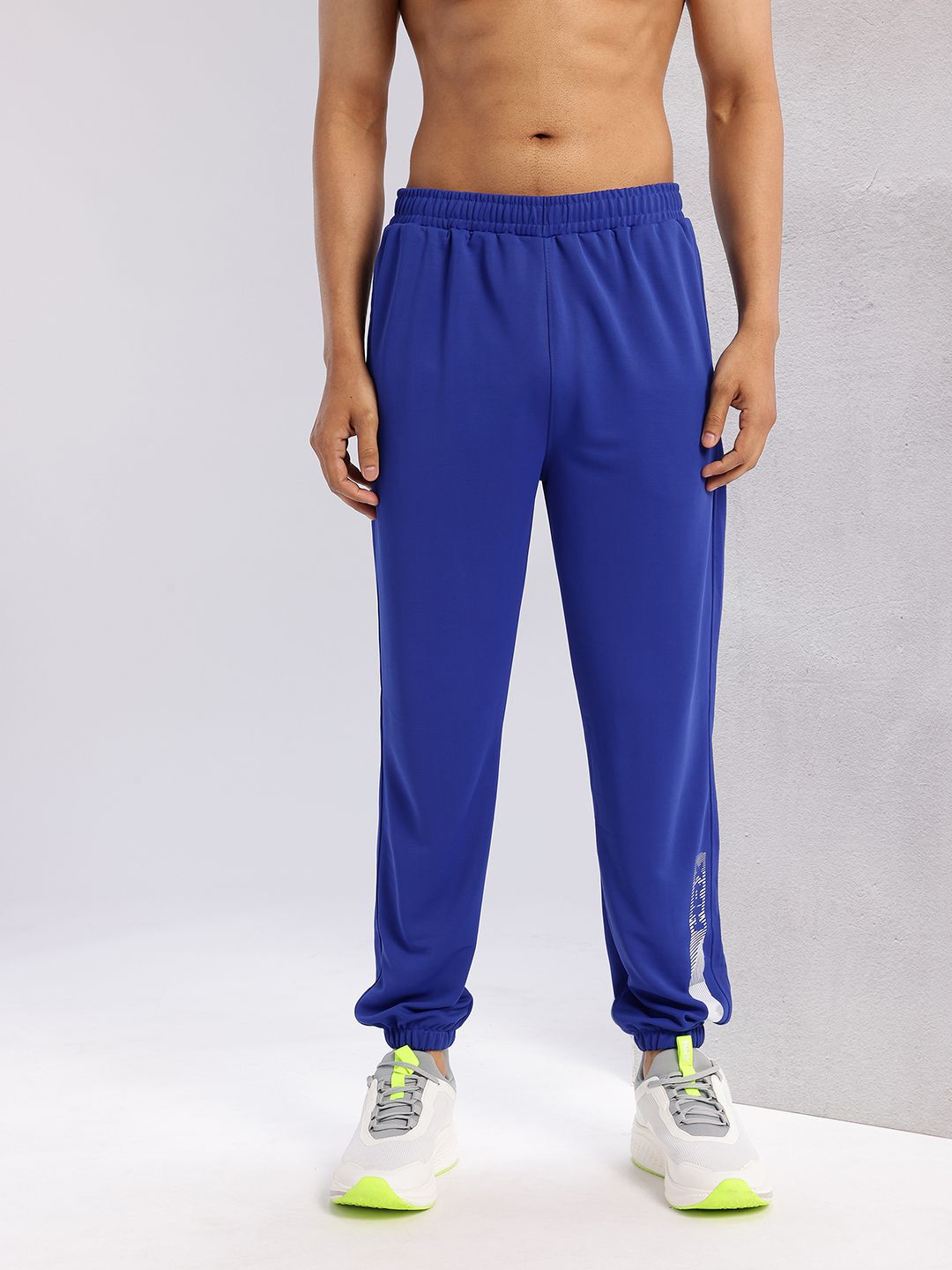 HRX by Hrithik Roshan Men Brand Logo Print Detail Mid-Rise Rapid-Dry Training Joggers