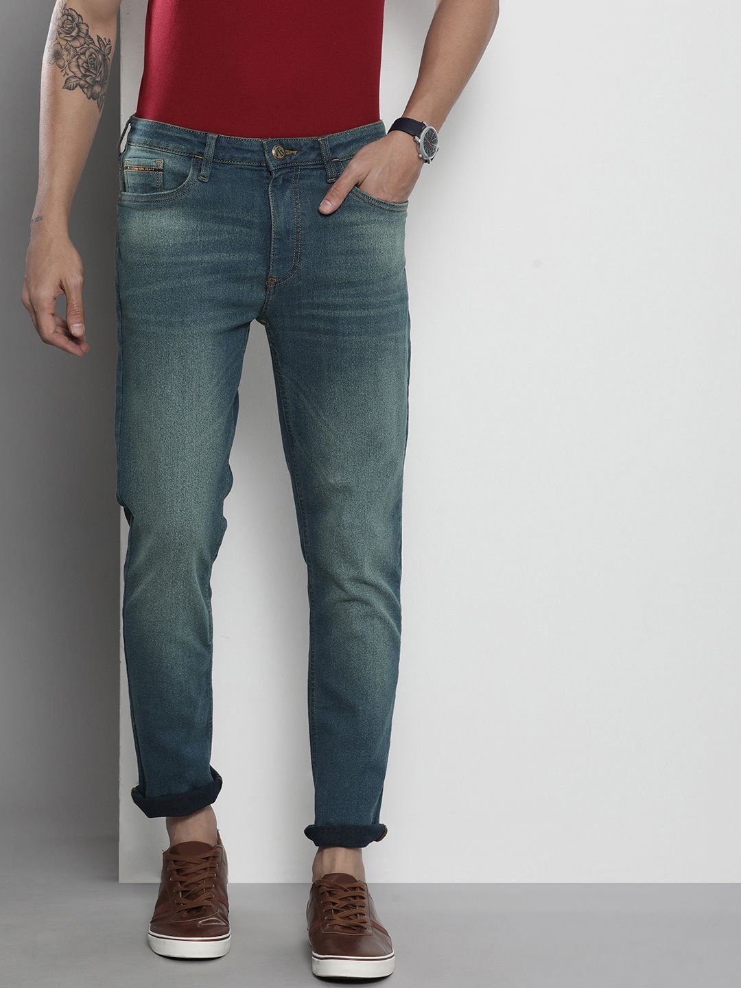 The Indian Garage Co Men Blue Slim Fit Heavy Fade Stretchable Jeans