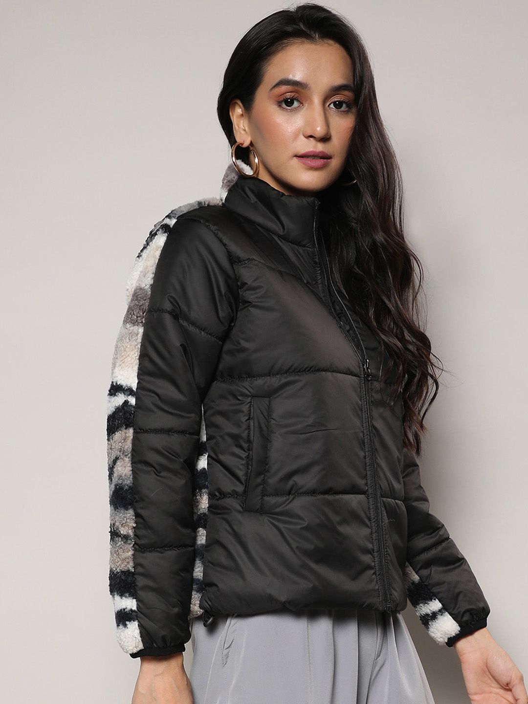 Kampus Sutra Black Camoulle Printed Windcheater Padded Jacket