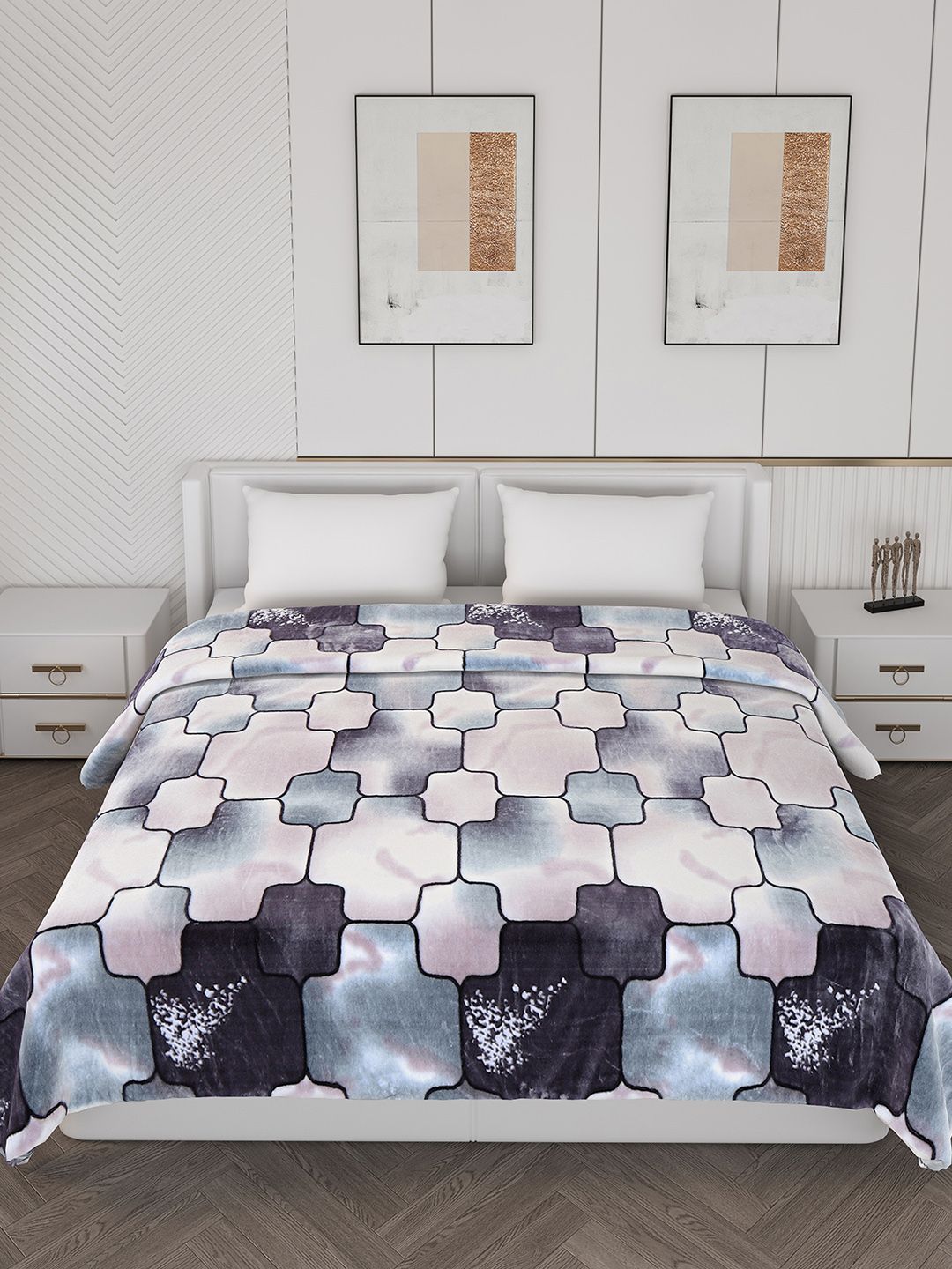 Monte Carlo Blue & Black Geometric Printed Mild Winter 600 GSM Double Bed Blanket