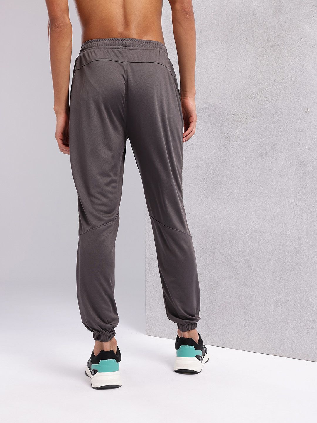 HRX by Hrithik Roshan Men  Brand Logo Detail Mid-Rise Rapid-Dry Training Joggers