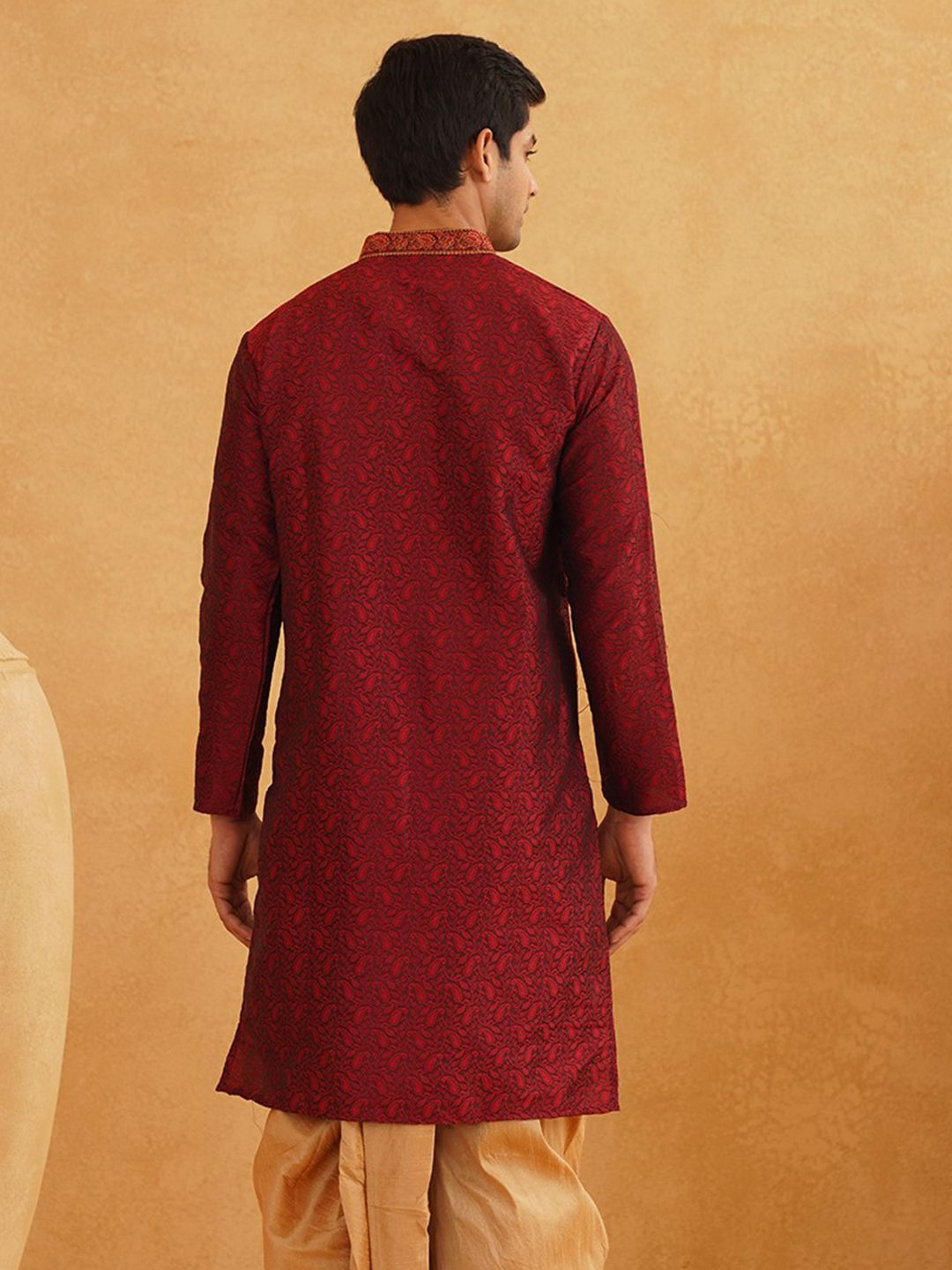 SOJANYA Paisley Woven Design Thread Work Kurta