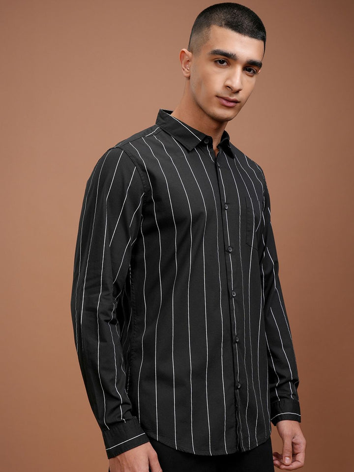 HIGHLANDER Men Black Slim Fit Striped  Cotton Casual Shirt