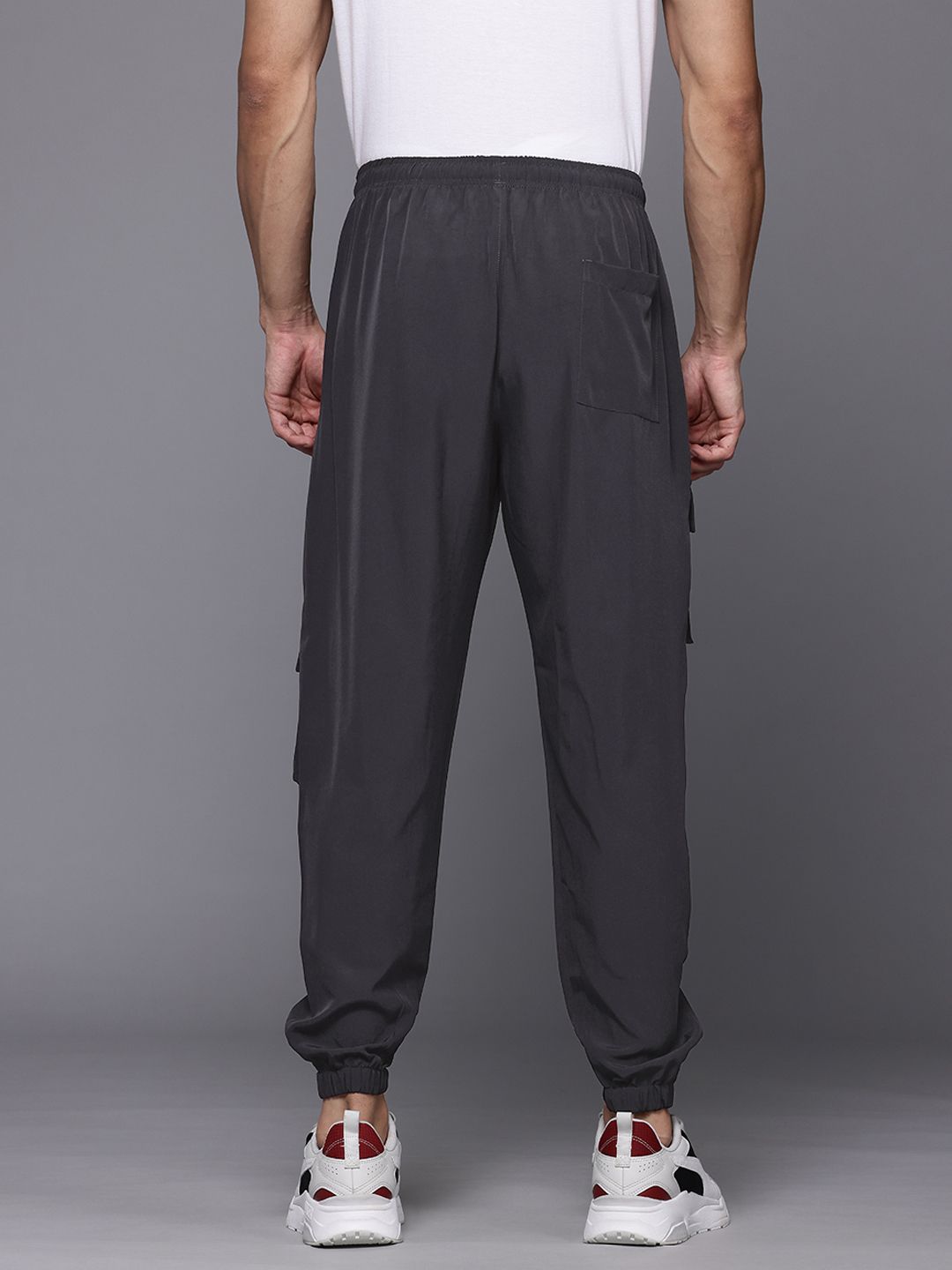 HRX by Hrithik Roshan Men Mid-Rise Cargo Style Lifestyle Joggers