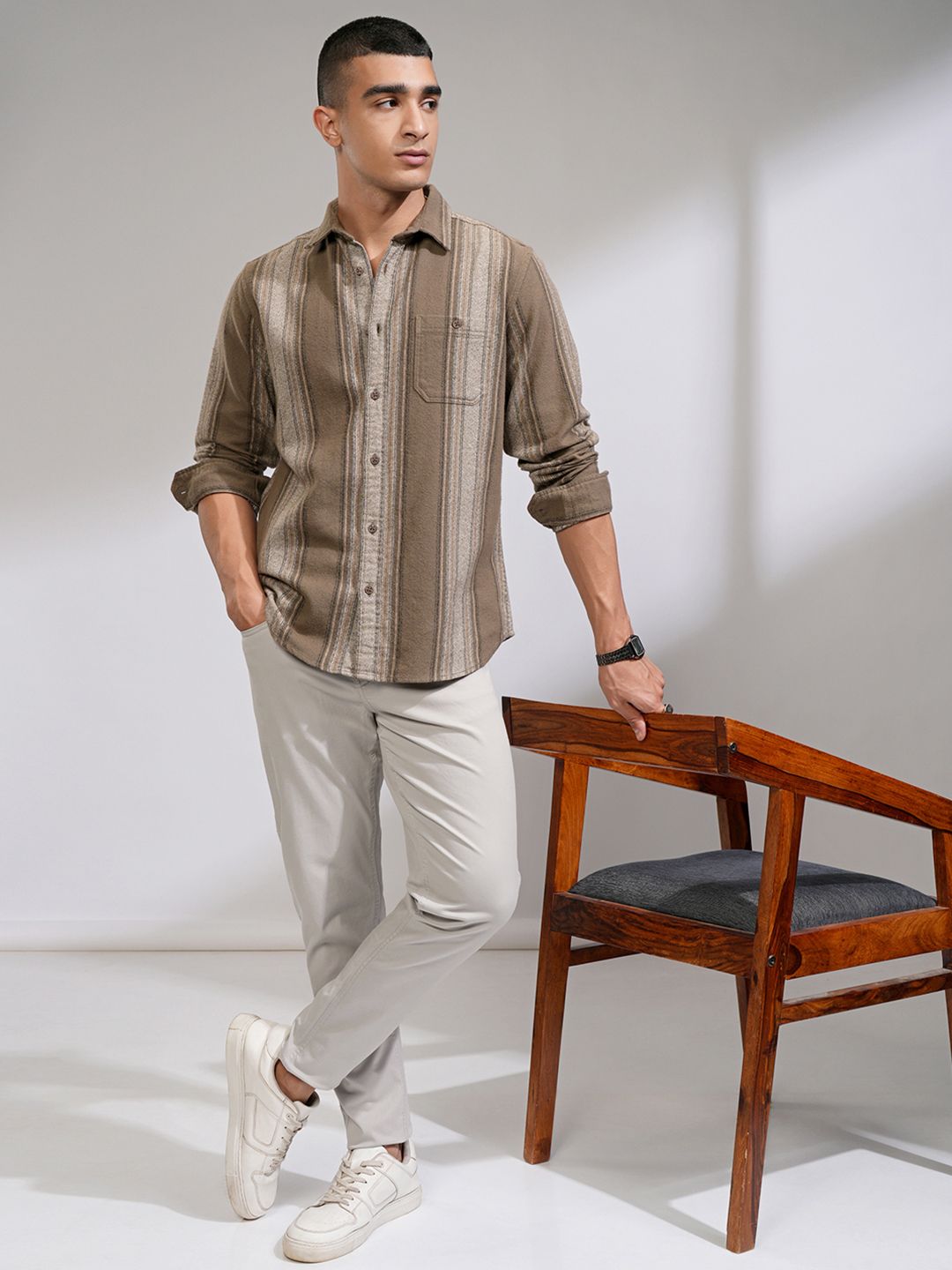 HIGHLANDER Men Tapered Fit Solid Regular Trousers
