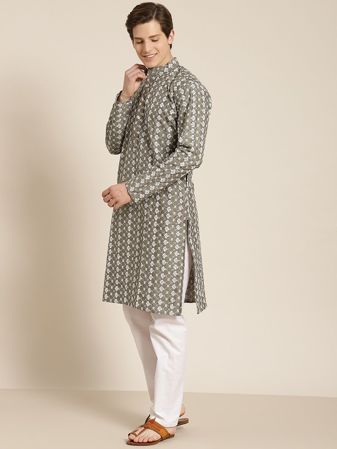 SOJANYA Men Olive Green & White Ethnic Motifs Embroidered Kurta