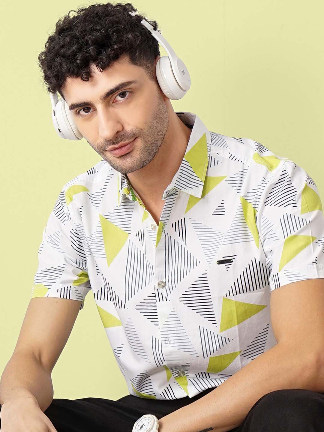 The Indian Garage Co Men Slim Fit Geometric Printed Resortwear Shirt