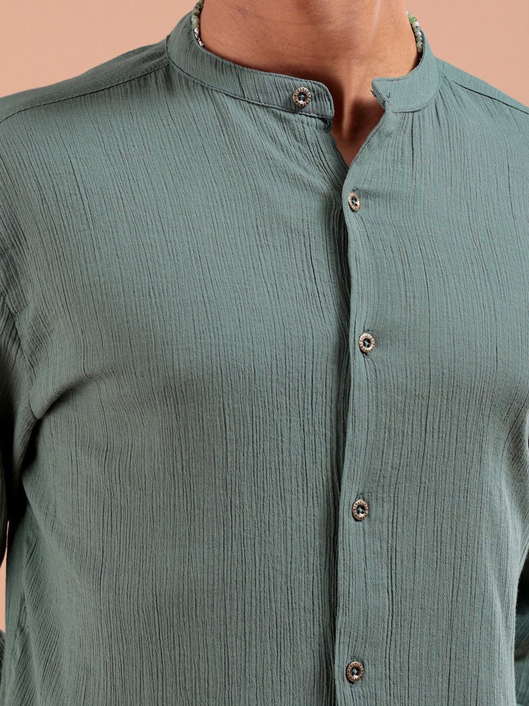 The Indian Garage Co Men Slim Fit Textured Mandarin Collar Resortwear Shirt