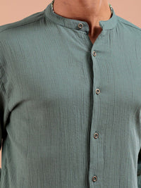 The Indian Garage Co Men Slim Fit Textured Mandarin Collar Resortwear Shirt