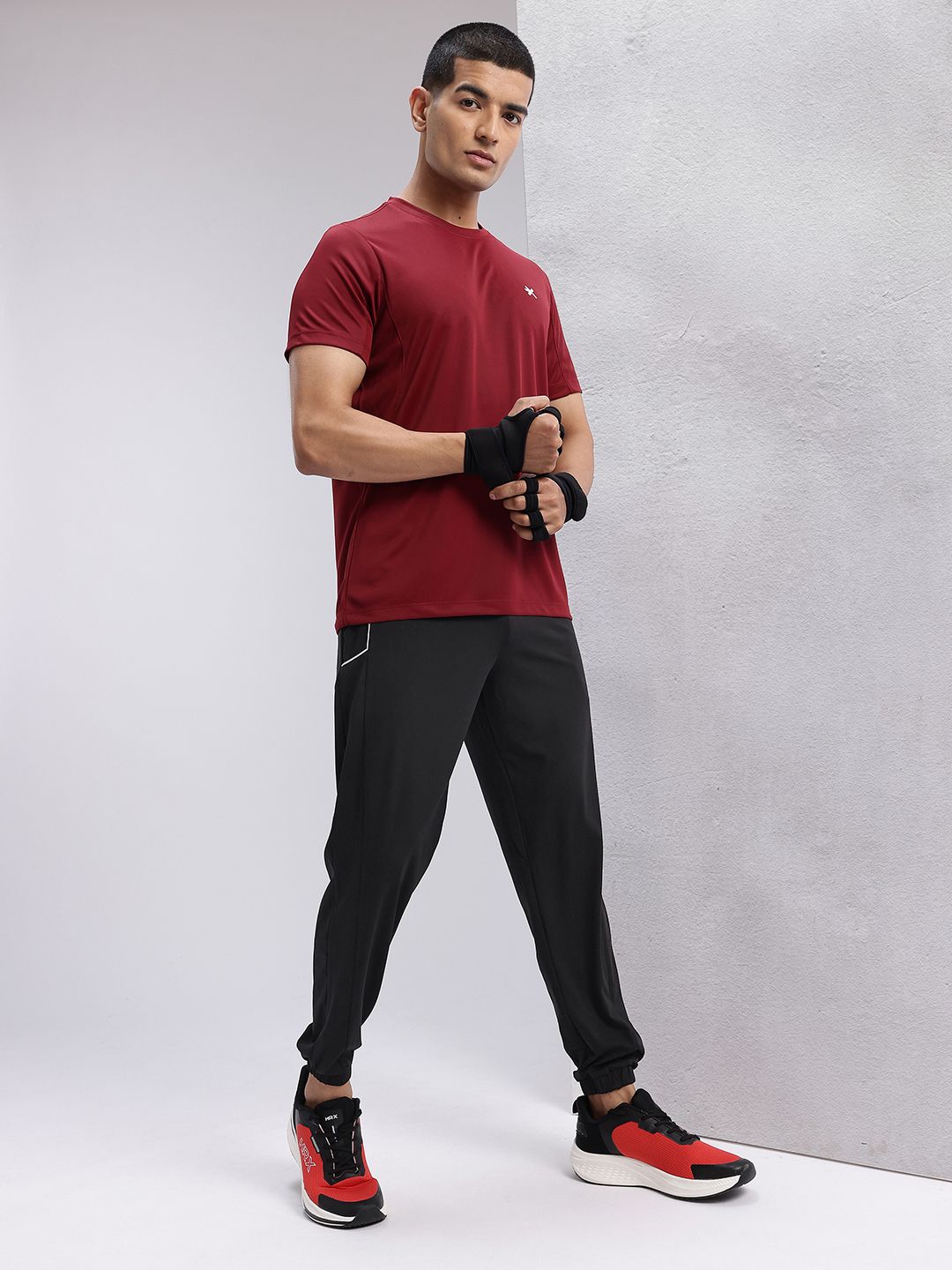 HRX by Hrithik Roshan Men Rapid-Dry Mid-Rise Regular Fit Training Joggers