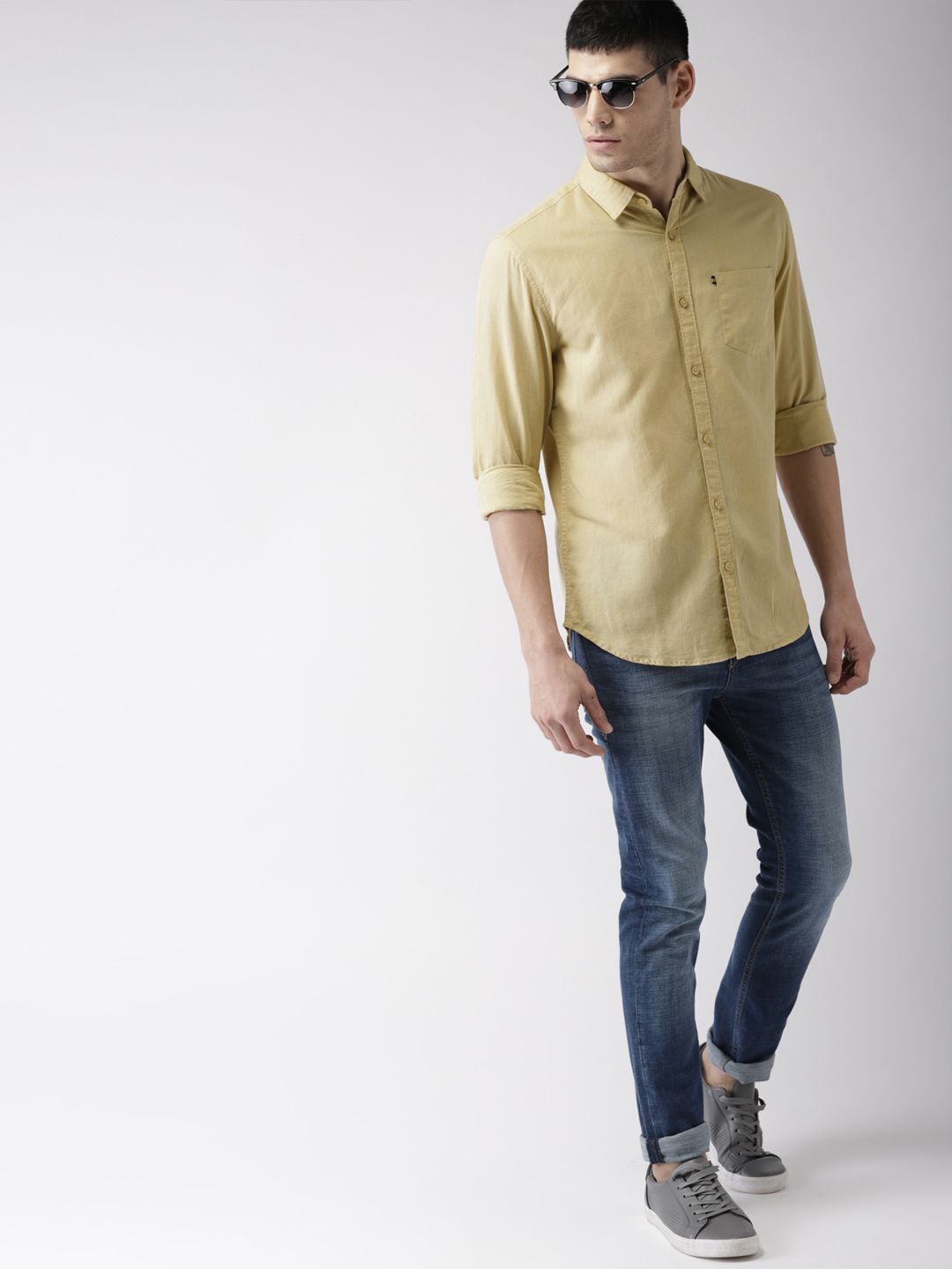 HIGHLANDER Men Beige Slim Fit Solid Casual Shirt