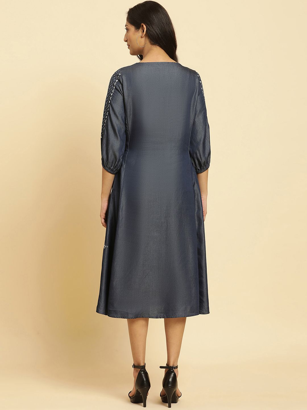 W Ethnic Motifs Embroidered Straight Kurta
