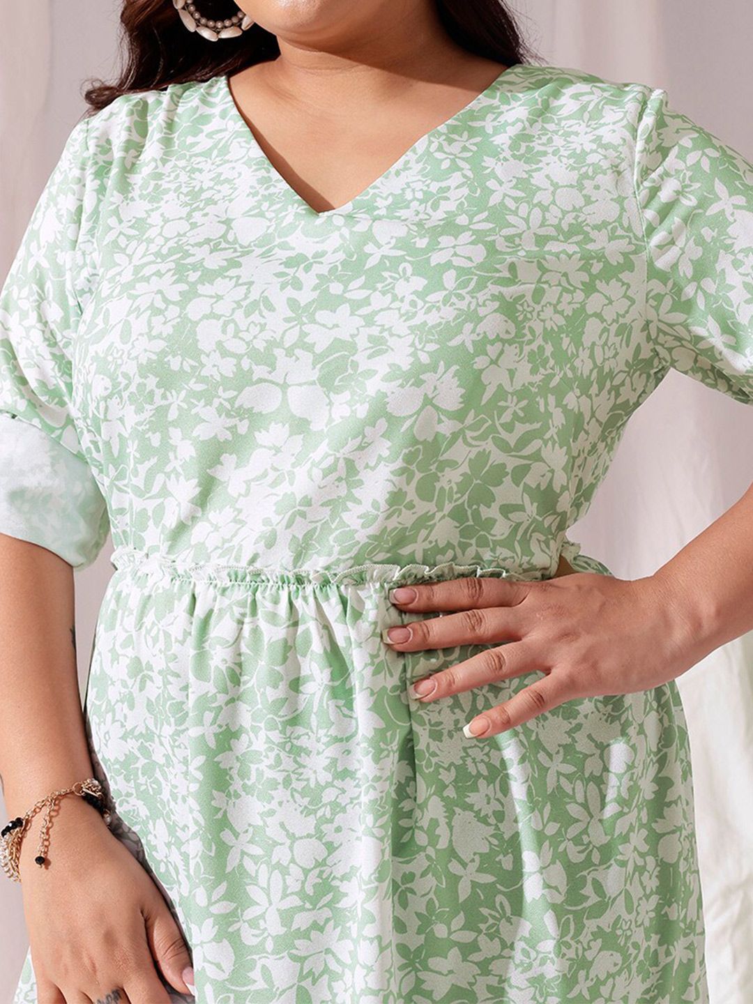 CURVY STREET Green Floral Printed V-Neck Flared Fit & Flare Dress