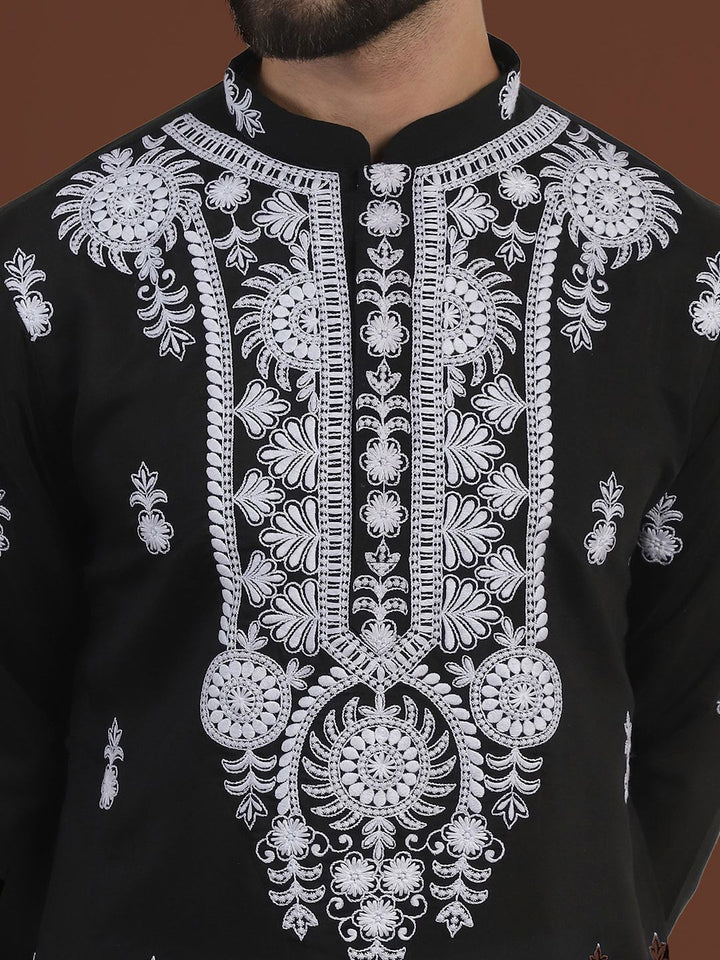 SOJANYA LUXE Motif Etnik Bersulam Kolar Mandarin Lurus Kapas Tulen Kurta & Piyama