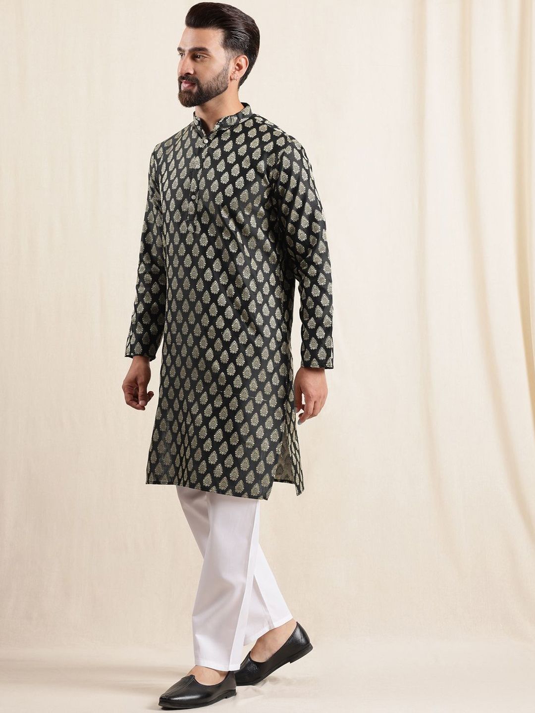 Anouk Geometric Printed Band Collar Straight Kurta With Pyjama And Nehru jacket