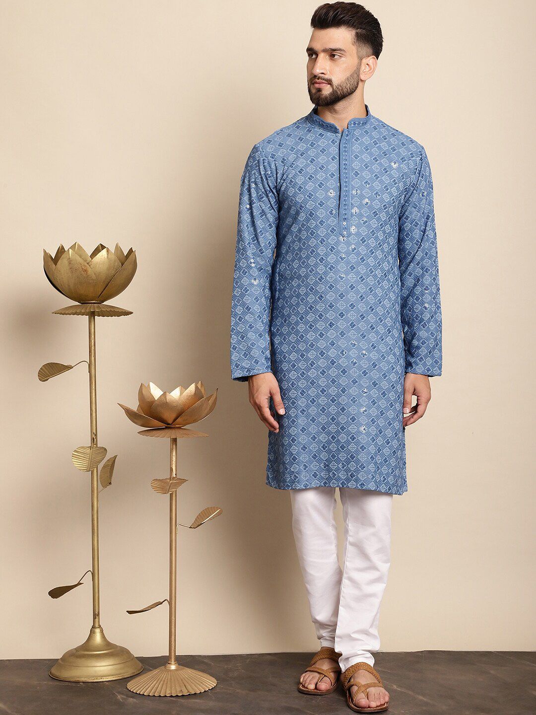Motif Etnik Anouk Bersulam Kolar Mandarin Kurta Kapas Tulen Lurus dengan Churidar