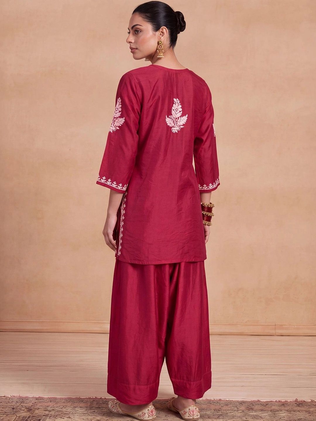 Rumah Wanita Chikankari Motif Etnik Bersulam Kurta Chikankari Biasa dengan Patiala