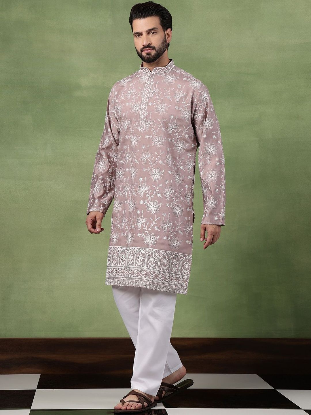 SOJANYA Men Floral Embroidered Thread Work Kurta