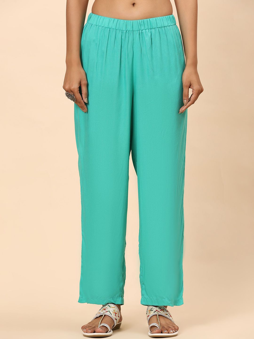 Mamicha Women Printed Regular Beads and Stones Pure Cotton Kurta with Trousers & With Dupatta
