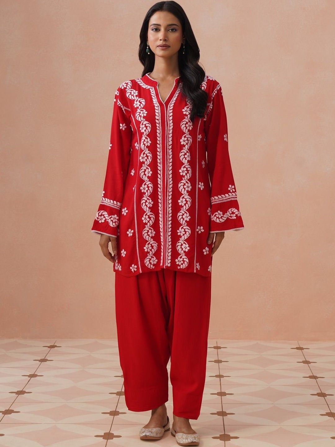 House of Chikankari Women Regular Chikankari Kurta with Trousers