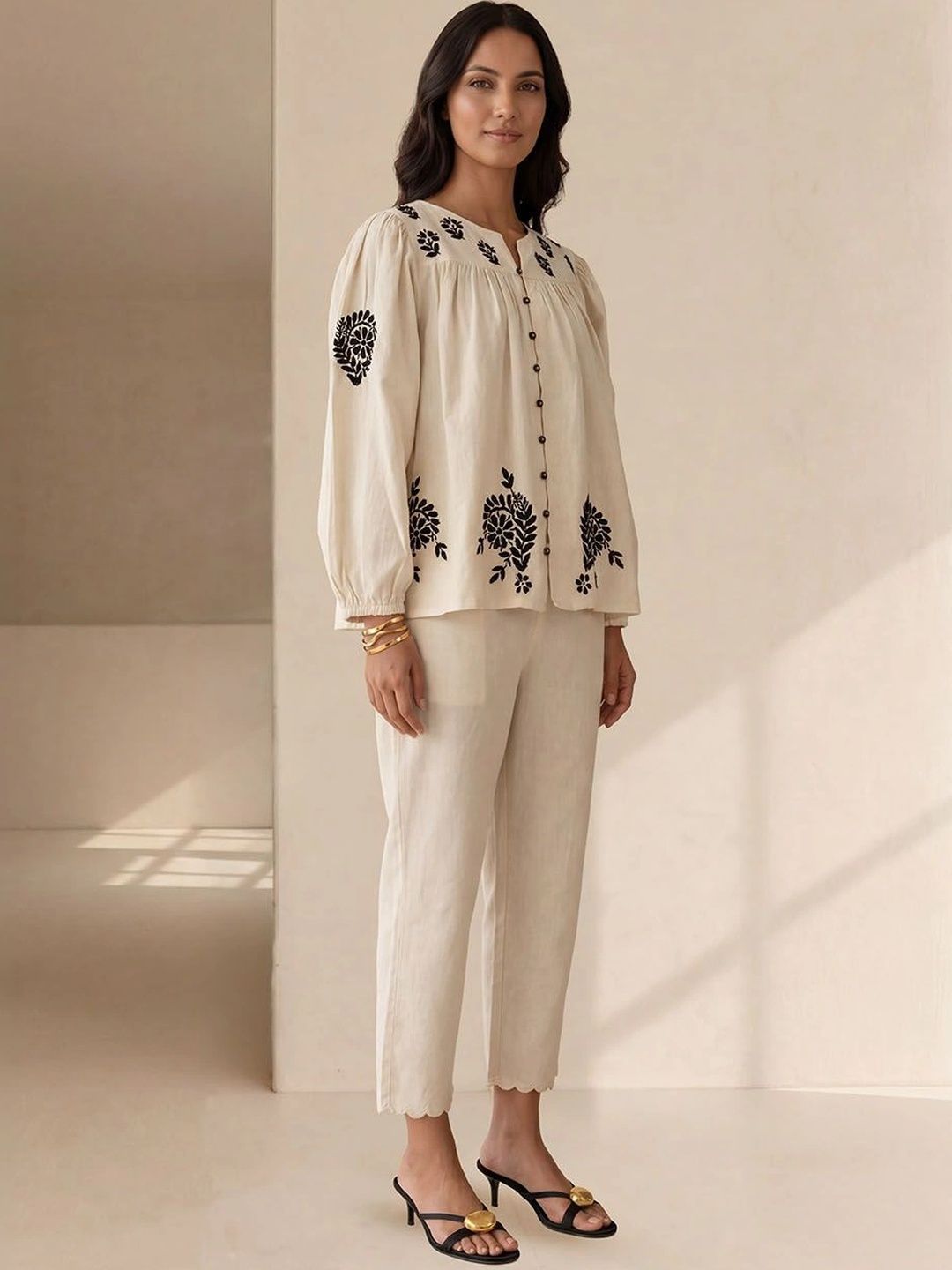 Baju Kasual Bunga Lurus House of Chikankari Wanita
