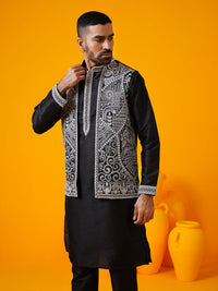 SOJANYA LUXE Kurta Lurus Kolar Mandarin Sulam Bunga Dengan Seluar Dan Jaket