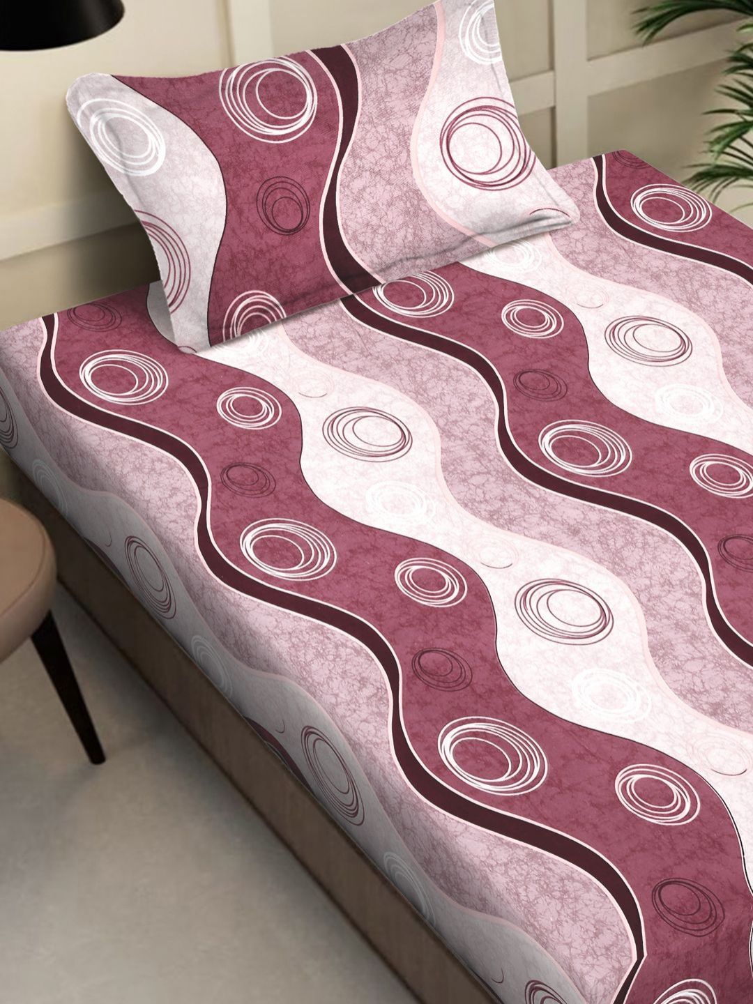 KLOTTHE Purple & White Geometric Printed 300TC Single Bedsheet With Pillow Cover
