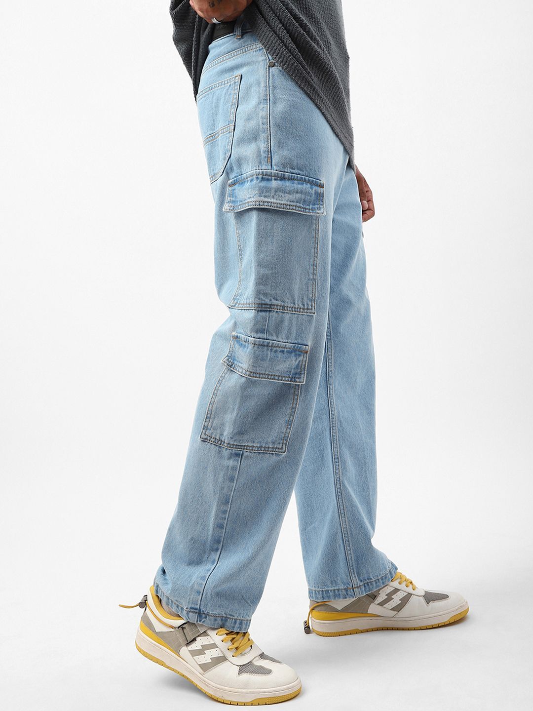 Bewakoof Men Straight Fit Mildly Distressed Jeans