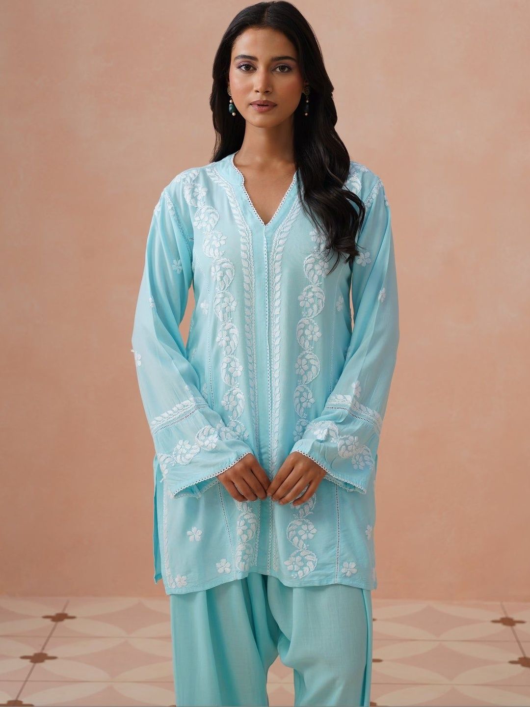 Rumah Chikankari Kurta Chikankari Biasa Wanita dengan Seluar