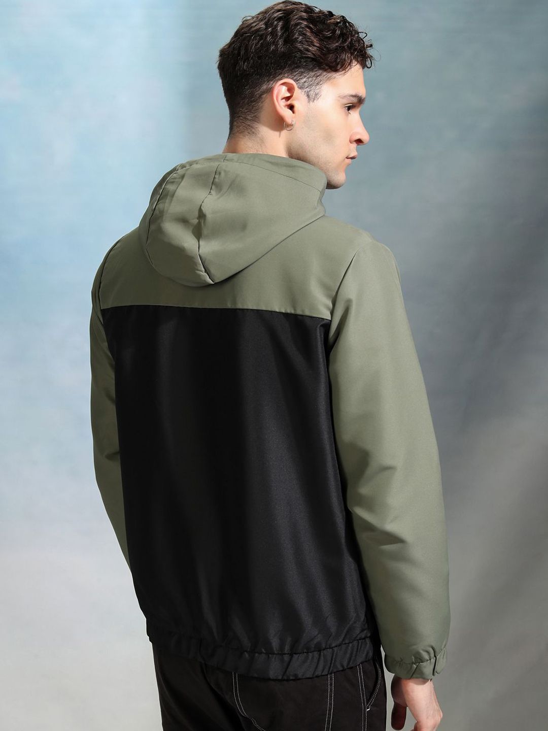 HIGHLANDER Men Colourblocked Outdoor Bomber Jacket