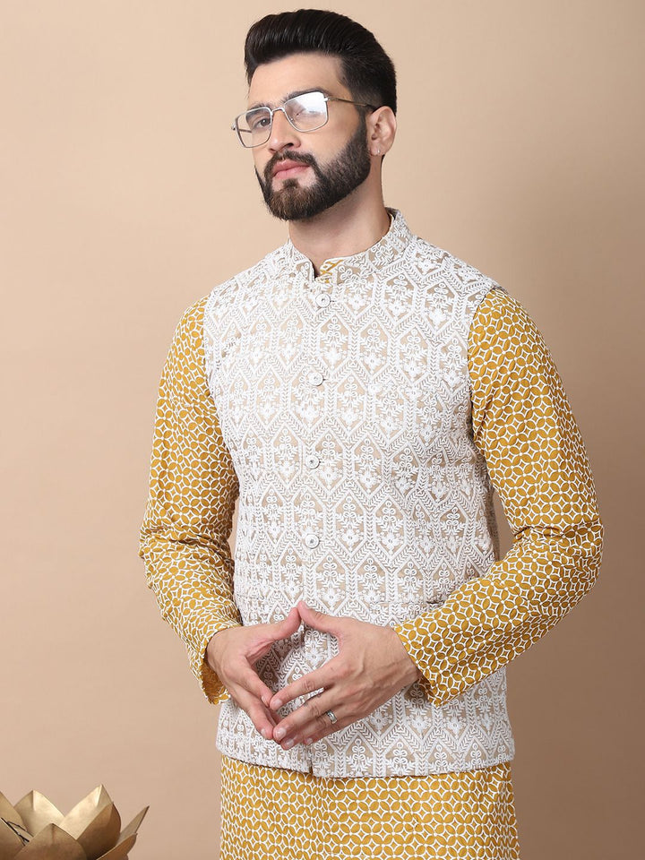 Kurta Kapas Tulen Bersulam Geometri Anouk Mustard Kuning dengan Jaket Churidar & Nehru