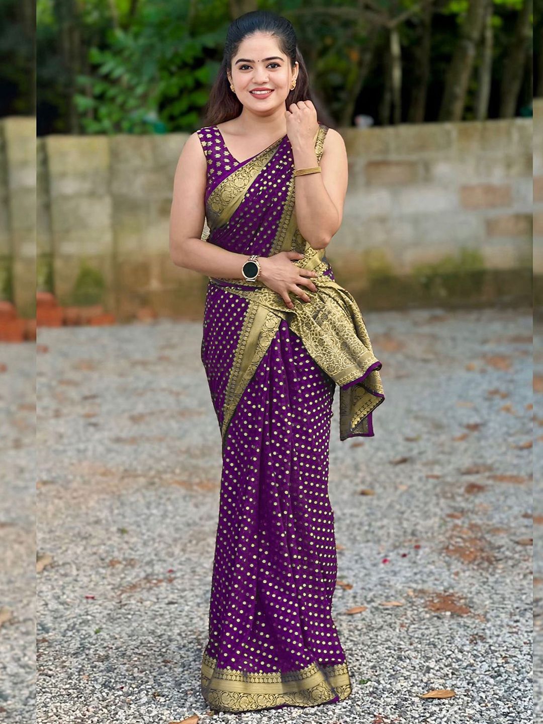 KALINI Woven Design Zari Saree With Unstiched Blouse Piece
