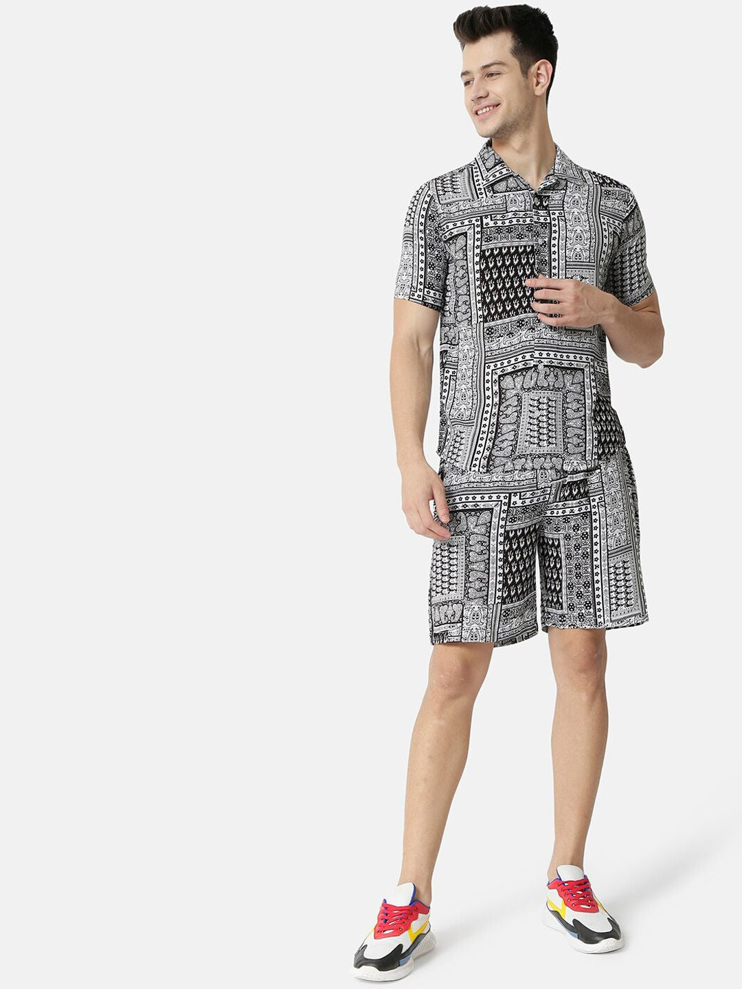 Campus Sutra Men Black & White Graphic Printed Co-Ords